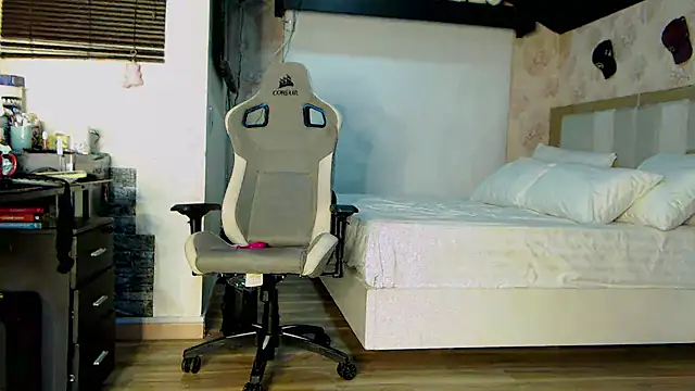 Snapshot of stefializon chatting on September 24, 4:30 am stefializon online show from September 24, 4:30 am