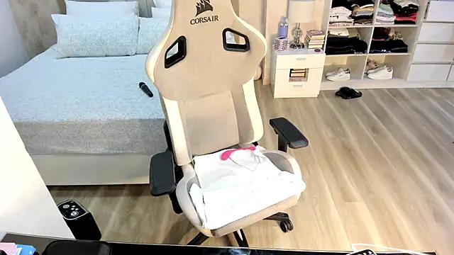 stefializon online show from March 17, 1:08 am