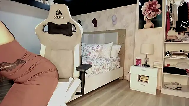 Snapshot of stefializon chatting on November 15, 2:26 am stefializon online show from November 15, 2:26 am