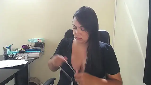 Snapshot of kendall_52 chatting on November 18, 3:37 pm kendall 52 online show from November 18, 3:37 pm