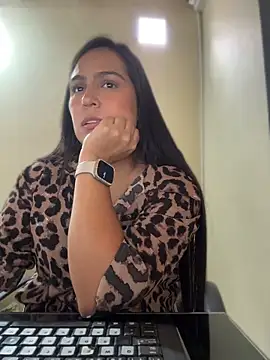 kendall 52 online show from May 14, 2:47 pm
