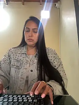 Snapshot of kendall_52 chatting on November 22, 2:16 pm kendall 52 online show from November 22, 2:16 pm