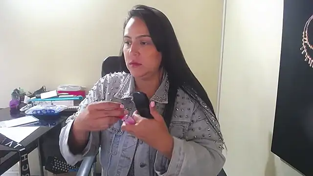 Snapshot of kendall_52 chatting on October 11, 2:18 pm kendall 52 online show from October 11, 2:18 pm