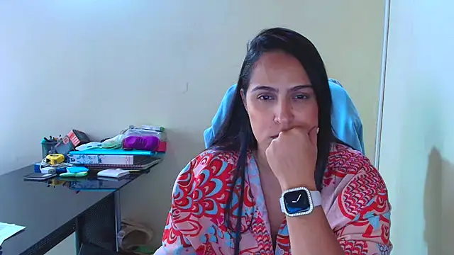 Snapshot of kendall_52 chatting on October 25, 5:24 pm kendall 52 online show from October 25, 5:24 pm