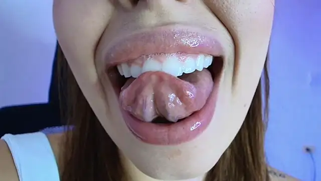 lisbet21x online show from February 11, 8:20 pm