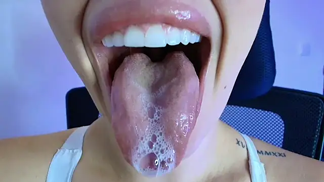 lisbet21x online show from February 4, 8:15 pm