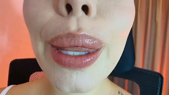 lisbet21x online show from June 25, 9:42 pm