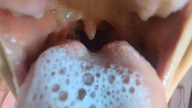 lisbet21x online show from April 14, 10:15 pm