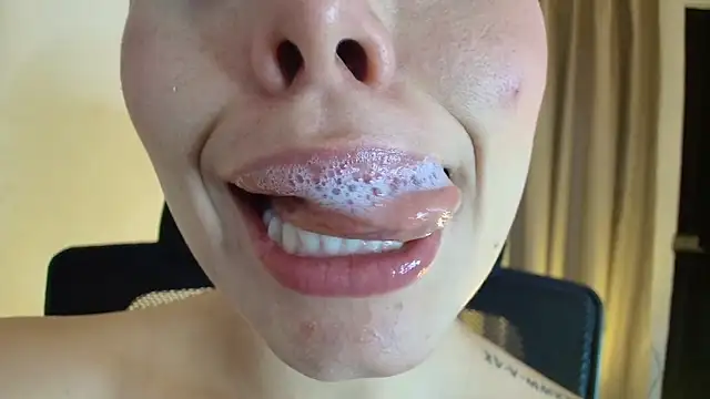 lisbet21x online show from May 8, 9:51 pm