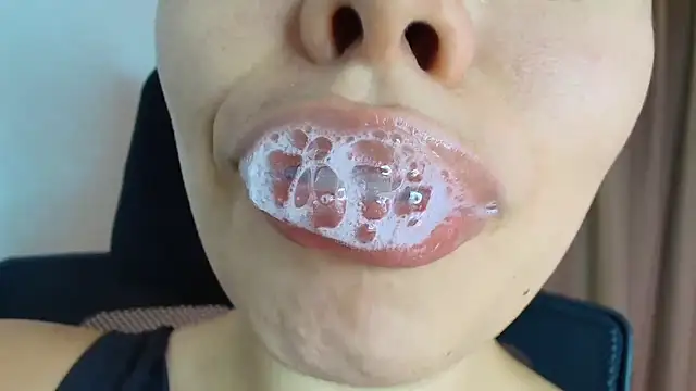 lisbet21x online show from March 30, 10:00 pm