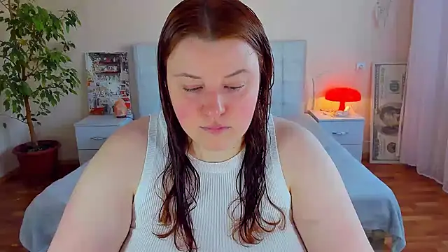 Snapshot of PolinaSalvatore chatting on May 5, 2:20 pm PolinaSalvatore online show from May 5, 2:20 pm