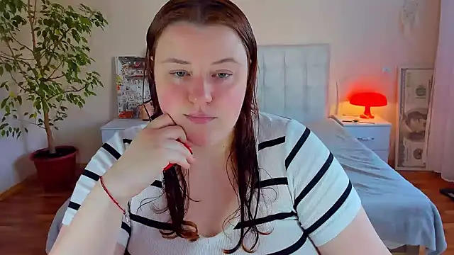 Snapshot of PolinaSalvatore chatting on May 20, 2:36 pm PolinaSalvatore online show from May 20, 2:36 pm