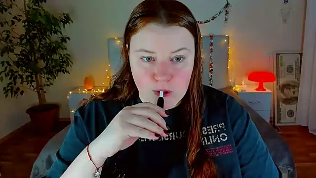 PolinaSalvatore online show from February 4, 7:53 pm