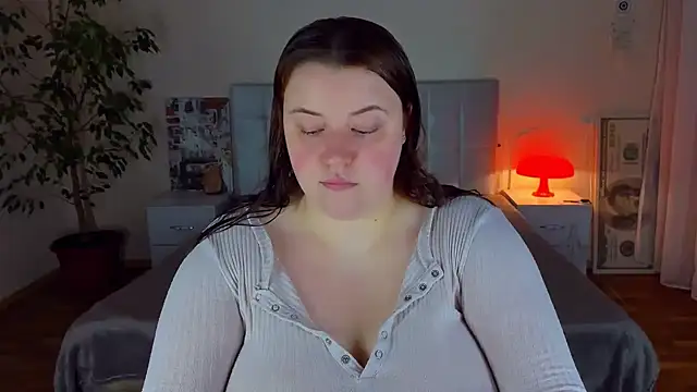 PolinaSalvatore online show from June 14, 7:48 pm
