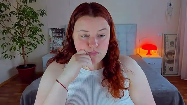 Snapshot of PolinaSalvatore chatting on June 9, 3:35 pm PolinaSalvatore online show from June 9, 3:35 pm