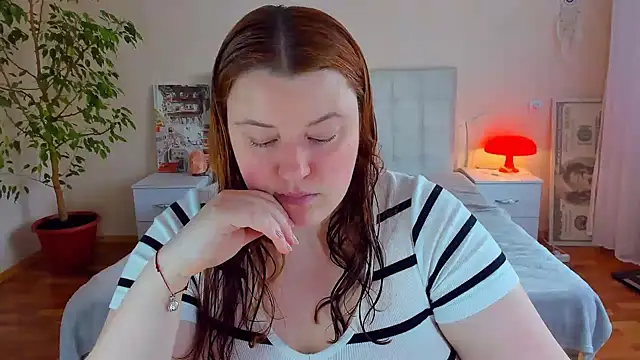 Snapshot of PolinaSalvatore chatting on May 19, 2:46 pm PolinaSalvatore online show from May 19, 2:46 pm