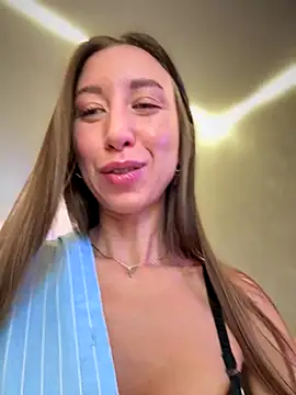 Snapshot of EvaCatt chatting on November 7, 3:11 am EvaCatt online show from November 7, 3:11 am