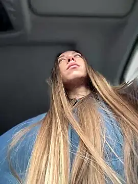 EvaCatt online show from April 6, 3:02 am