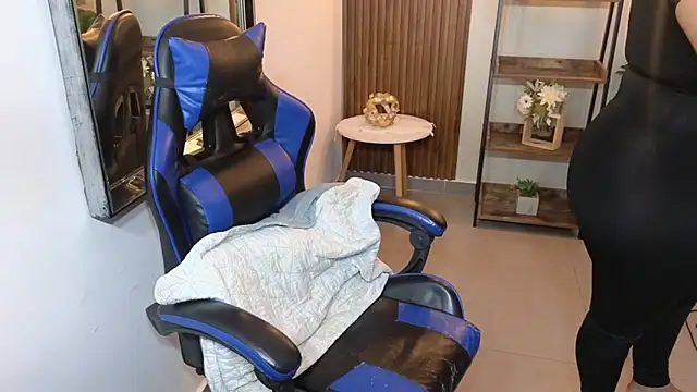 Kenya--Buhle online show from April 9, 11:16 am