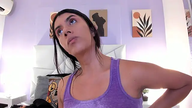 Snapshot of cinthya11 chatting on December 30, 7:21 pm cinthya11 online show from December 30, 7:21 pm