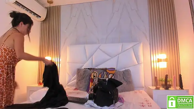 Snapshot of cinthya11 chatting on February 6, 7:18 pm cinthya11 online show from February 6, 7:18 pm