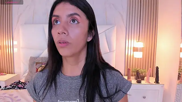 Snapshot of cinthya11 chatting on January 25, 7:28 pm cinthya11 online show from January 25, 7:28 pm