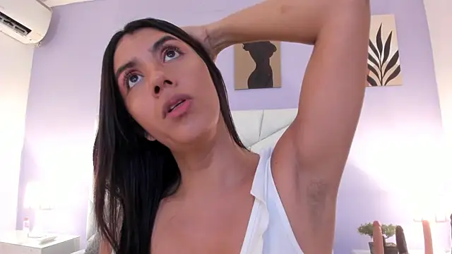 Snapshot of cinthya11 chatting on December 29, 2:31 pm cinthya11 online show from December 29, 2:31 pm