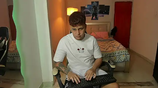 Snapshot of Jake_simons chatting on January 16, 2:41 am Jake simons online show from January 16, 2:41 am