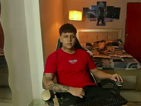 Snapshot of Jake_simons chatting on February 18, 2:49 am Jake simons online show from February 18, 2:49 am