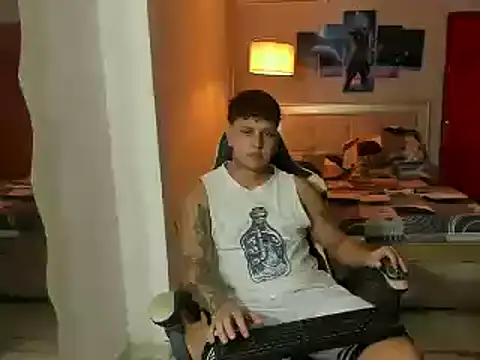 Snapshot of Jake_simons chatting on February 13, 3:07 am Jake simons online show from February 13, 3:07 am