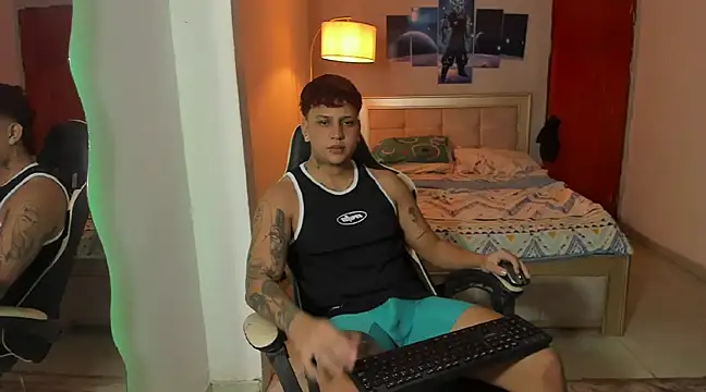 Snapshot of Jake_simons chatting on January 23, 11:37 am Jake simons online show from January 23, 11:37 am