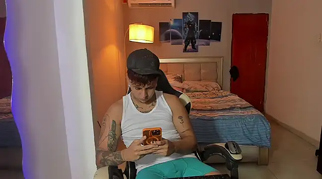 Snapshot of Jake_simons chatting on January 9, 2:22 am Jake simons online show from January 9, 2:22 am