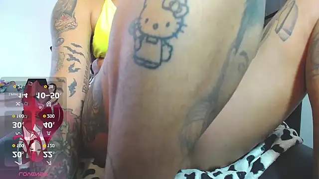 Snapshot of girl_tatto13 chatting on October 16, 3:31 pm girl tatto13 online show from October 16, 3:31 pm