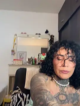 girl tatto13 online show from November 16, 11:30 pm