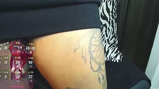 Snapshot of girl_tatto13 chatting on September 14, 4:07 pm girl tatto13 online show from September 14, 4:07 pm