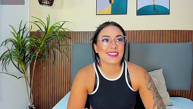 Nattasha Brown online show from November 30, 12:06 pm