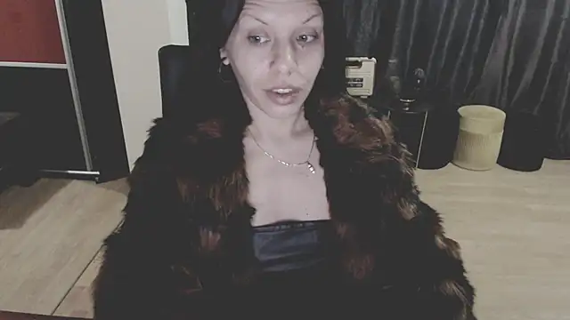 GoldenSasha online show from October 19, 3:15 pm