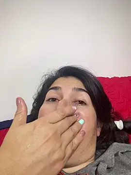 Snapshot of andreaisis2 chatting on December 11, 5:10 am andreaisis2 online show from December 11, 5:10 am