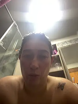 andreaisis2 online show from April 15, 6:56 pm