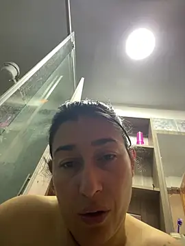 Snapshot of andreaisis2 chatting on July 16, 5:54 pm andreaisis2 online show from July 16, 5:54 pm