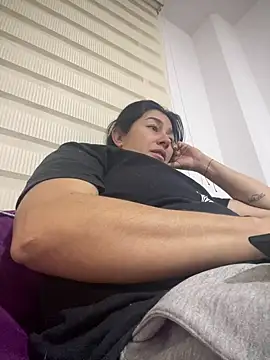 Snapshot of andreaisis2 chatting on December 15, 8:25 pm andreaisis2 online show from December 15, 8:25 pm