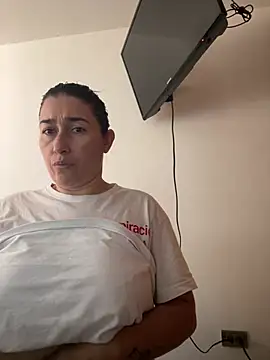 andreaisis2 online show from April 8, 5:47 pm