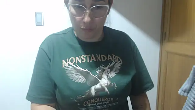 andreaisis2 online show from April 18, 12:13 am