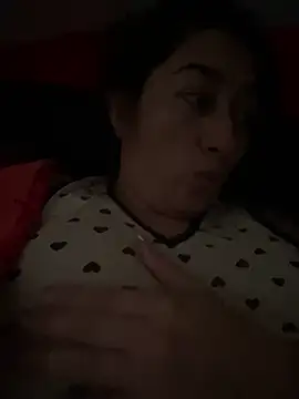 Snapshot of andreaisis2 chatting on February 24, 7:37 pm andreaisis2 online show from February 24, 7:37 pm