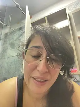 Snapshot of andreaisis2 chatting on February 18, 10:47 pm andreaisis2 online show from February 18, 10:47 pm