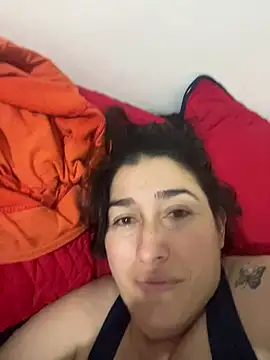 Snapshot of andreaisis2 chatting on July 5, 5:14 am andreaisis2 online show from July 5, 5:14 am