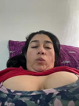 Snapshot of andreaisis2 chatting on July 18, 8:50 pm andreaisis2 online show from July 18, 8:50 pm