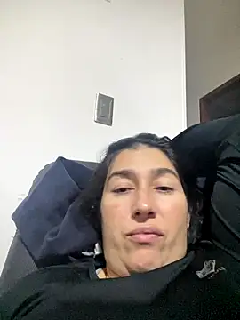 Snapshot of andreaisis2 chatting on December 14, 5:13 am andreaisis2 online show from December 14, 5:13 am