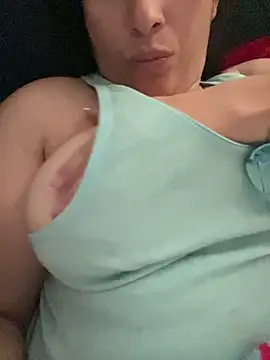 Snapshot of andreaisis2 chatting on February 17, 6:05 pm andreaisis2 online show from February 17, 6:05 pm