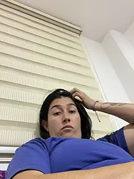 Snapshot of andreaisis2 chatting on January 10, 4:44 am andreaisis2 online show from January 10, 4:44 am